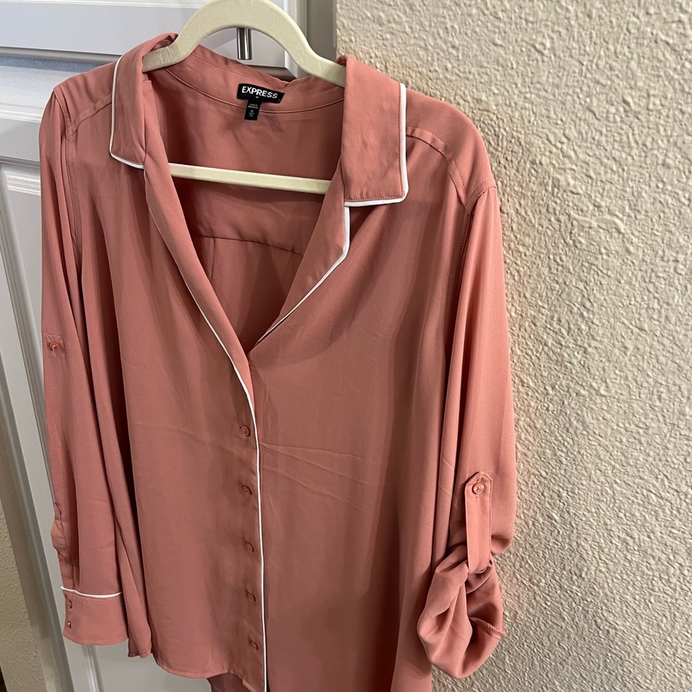 Express Rose Button-Down Women's Shirt - Picture 4 of 5